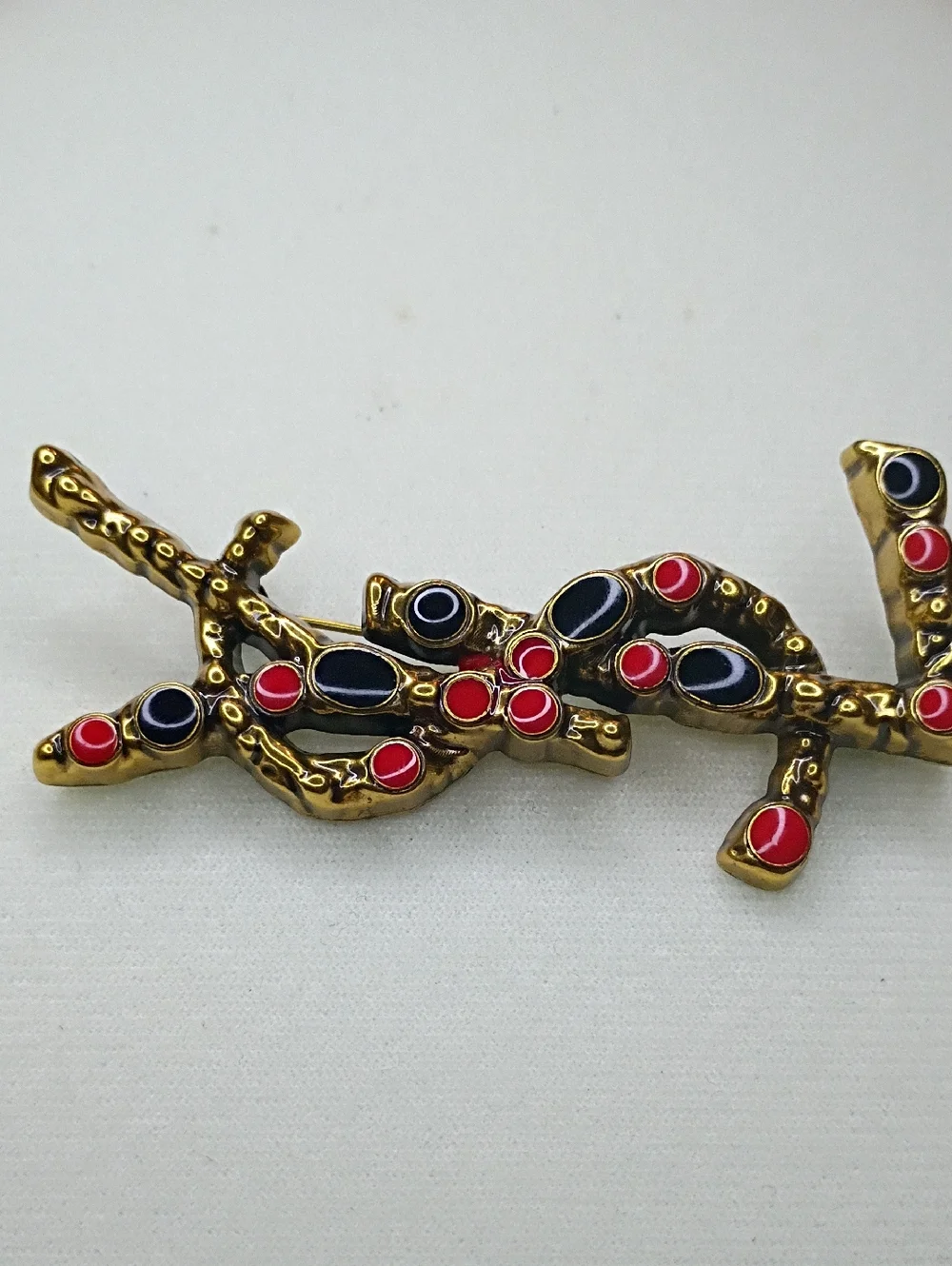 New Gold Tone Women’s Brooch with Black and Red Enamel Accents